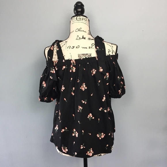 𝅺14th & Union Off the Shoulder Black Tulip Floral Lightweight Blouse Women’s S - Picture 4 of 12